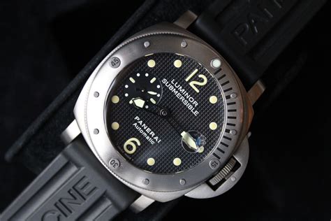 Panerai submersible pam 25